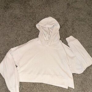 Alo Muse Hoodie (cropped)